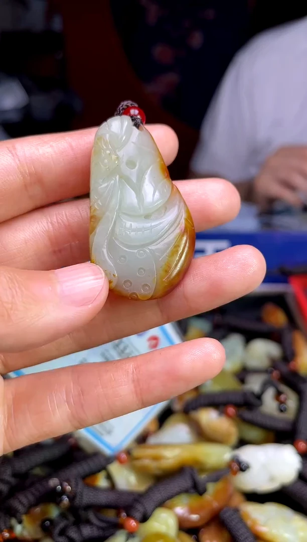 和田玉未镶嵌颈饰1