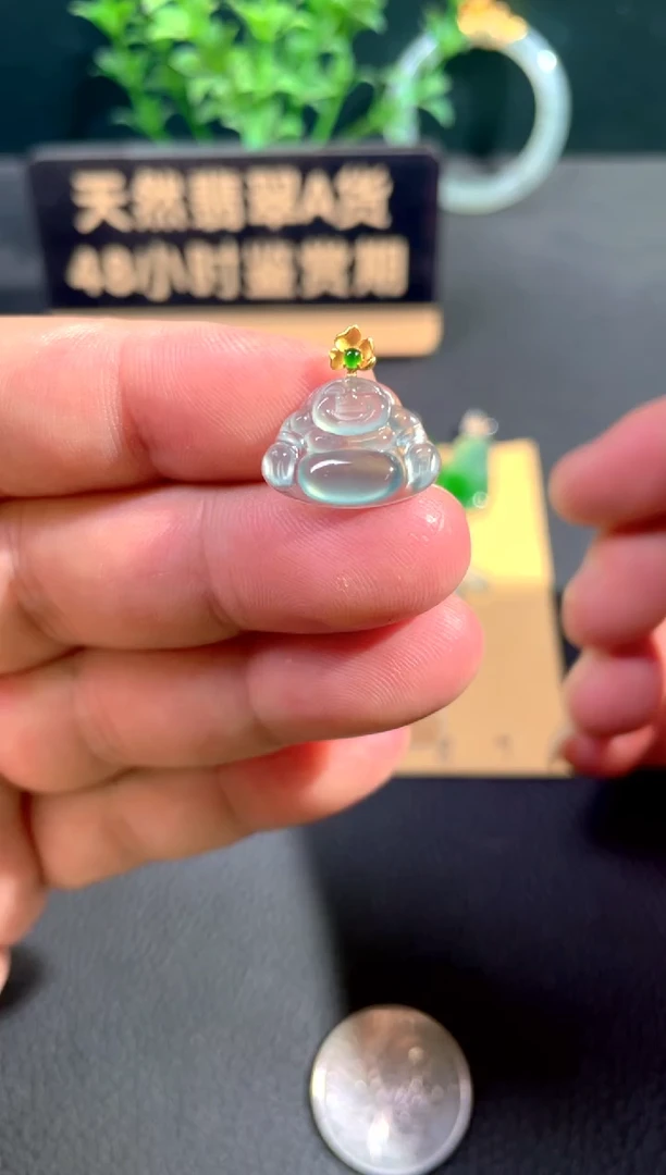 颈饰18K金镶嵌翡翠翡翠