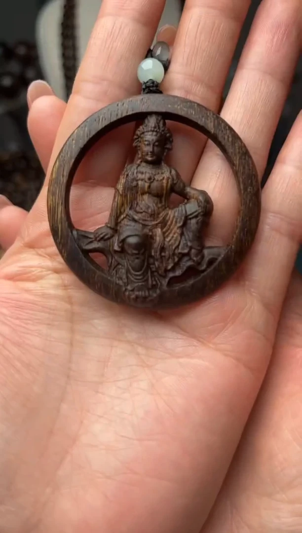 【闪购商品】沉香木吊坠白奇楠雕件观音