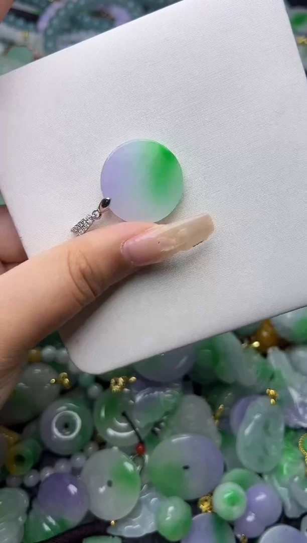 翡翠未镶嵌颈饰天然缅甸翡翠吊坠