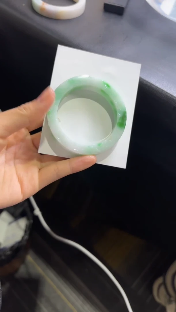 定制翡翠手镯未镶嵌定制手镯不退不换