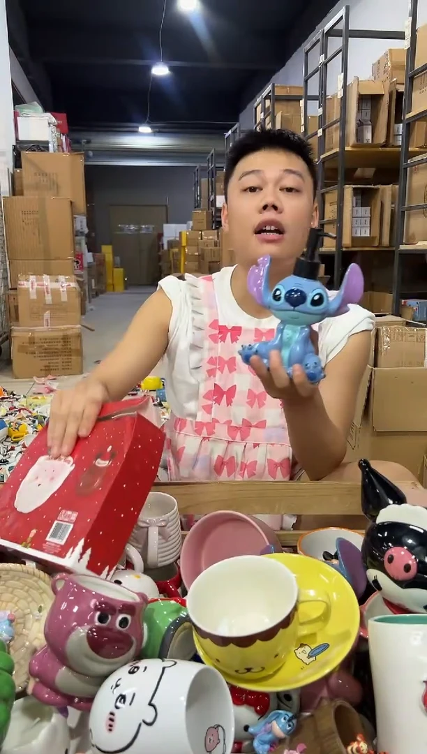 瓷片原盒史迪仔蹲坐按压瓶 树脂