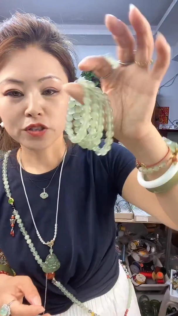 蛇纹石玉未镶嵌手链多样性发货其中之一