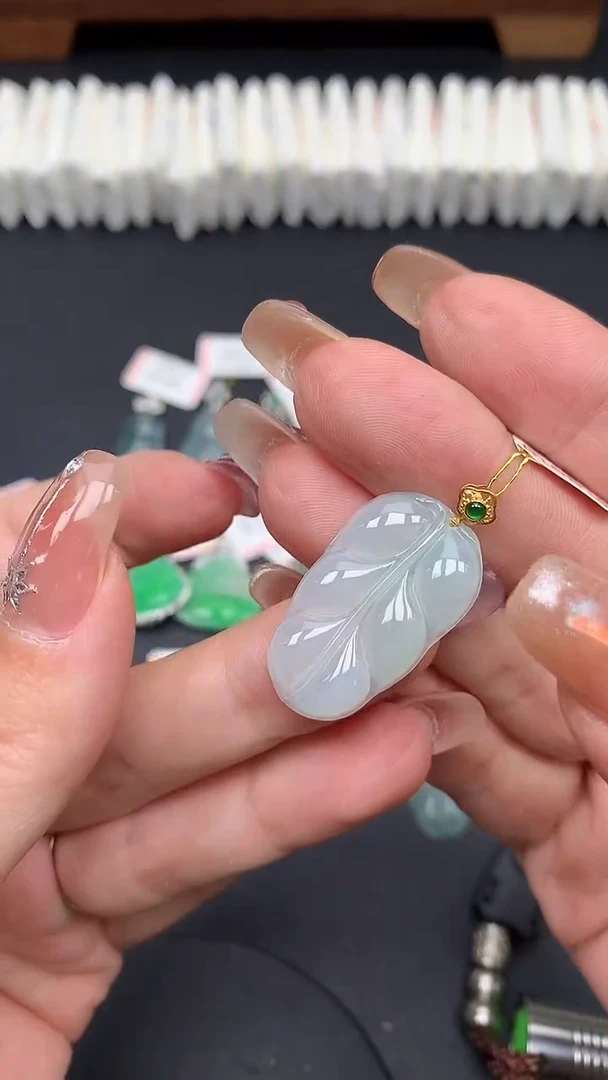 翡翠18K金镶嵌吊坠(不含链)MS190041