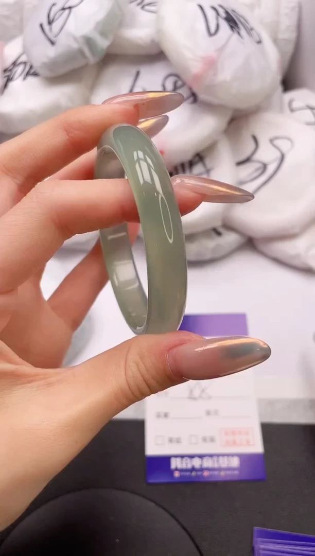 【闪购商品】石英质玉手镯未镶嵌24L103-55