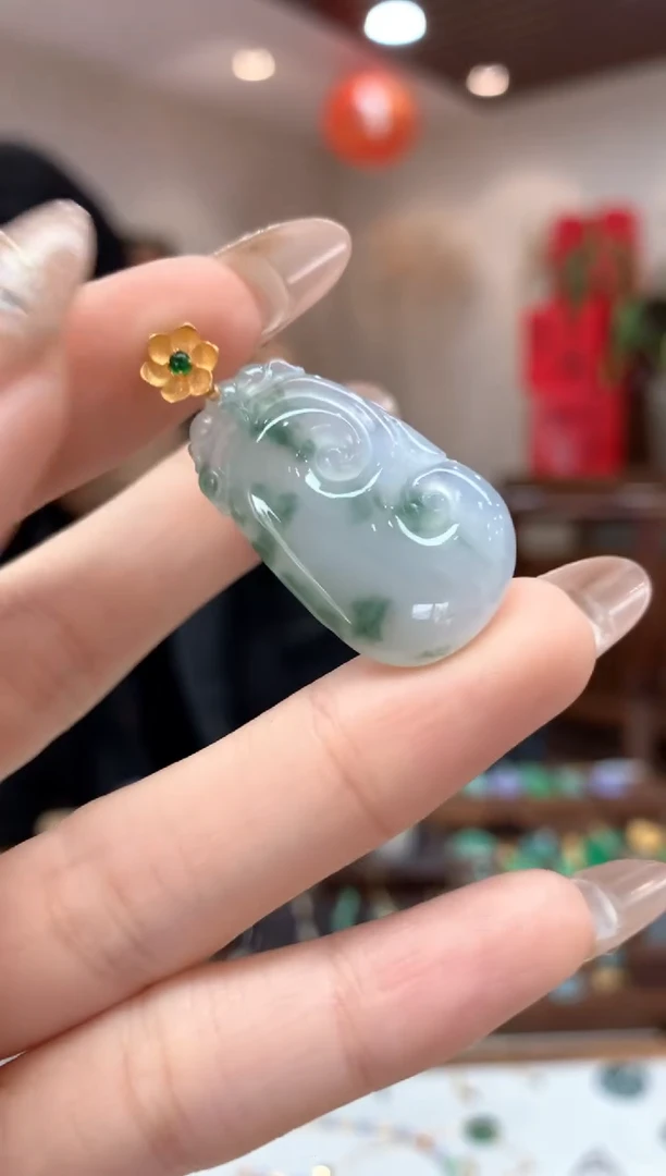 【闪购商品】翡翠吊坠(不含链)18K金镶嵌如意