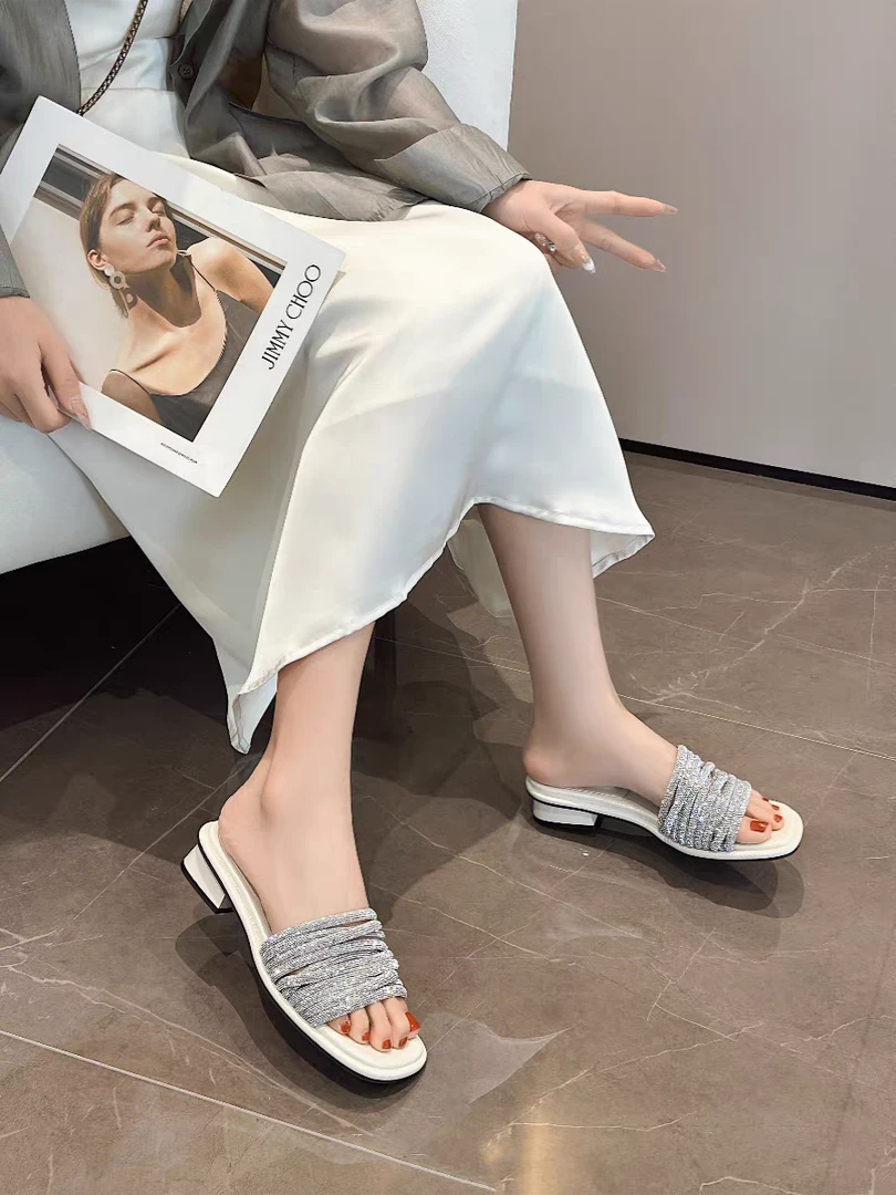 XY2201夏季新款时尚百搭拖鞋