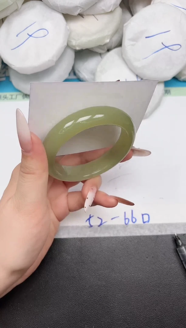 未镶嵌手镯石英质玉A73/54.6