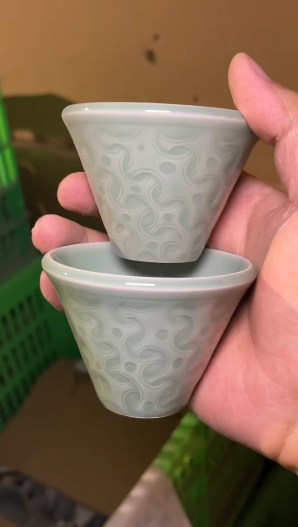 微瑕青铜鄂杯2只