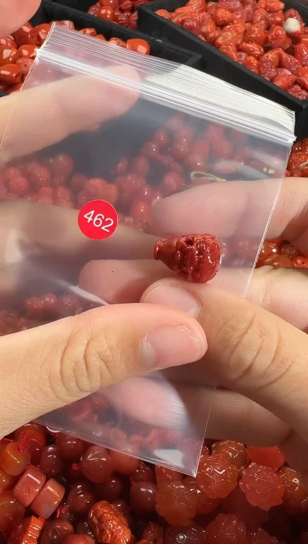 颈饰未镶嵌南红玛瑙1