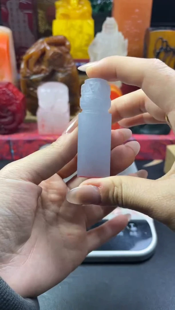 寿山石印石西峡蓝四羊鼎章（喜乐）