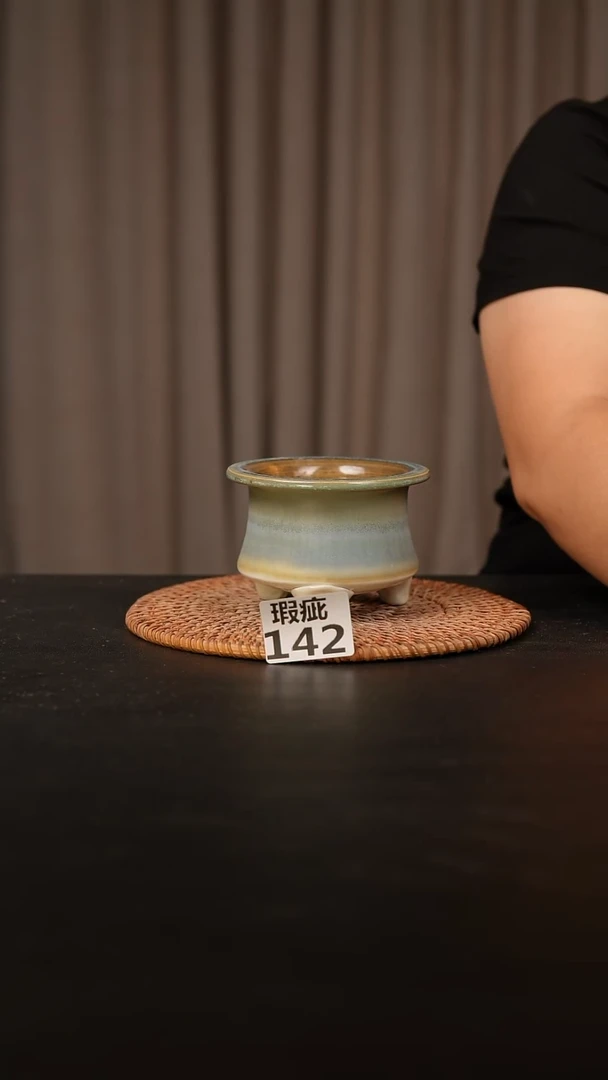 瓷片142瑕疵款，口约7  高约7