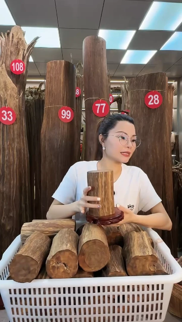 沉香碎屑沉香沉香原料摆件工艺品100元以上带底座