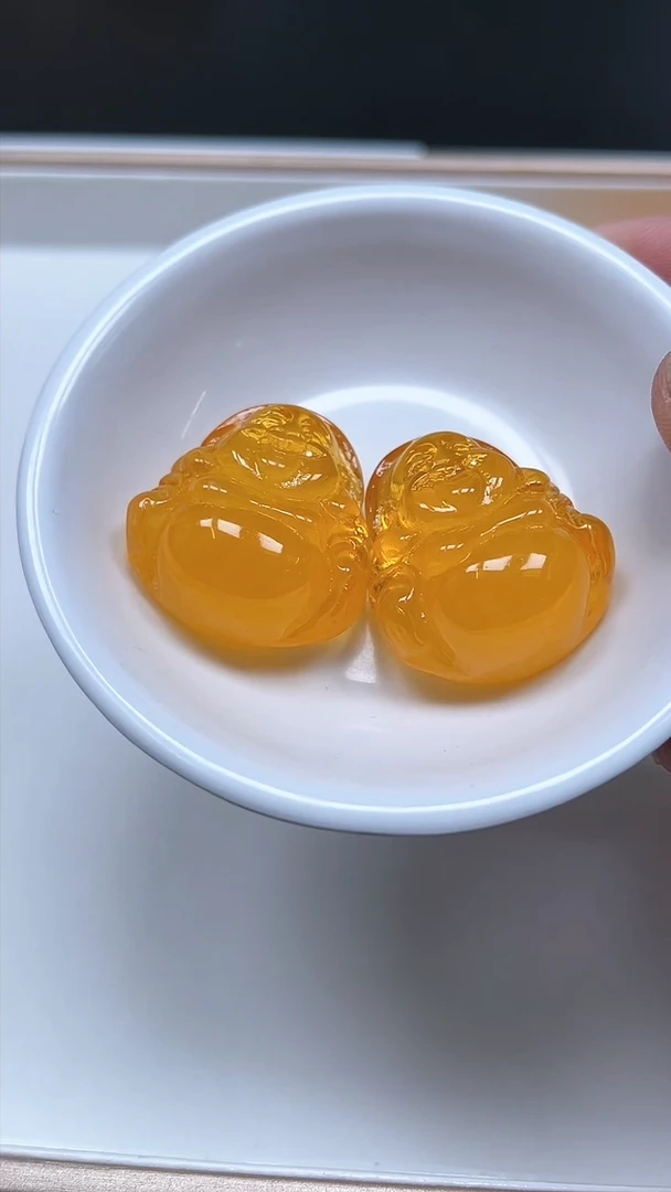 【闪购商品】琥珀裸石未镶嵌M451鸡油黄蜜蜡小佛公 1个9.9元