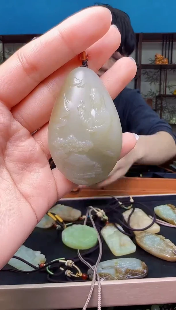 颈饰未镶嵌和田玉1