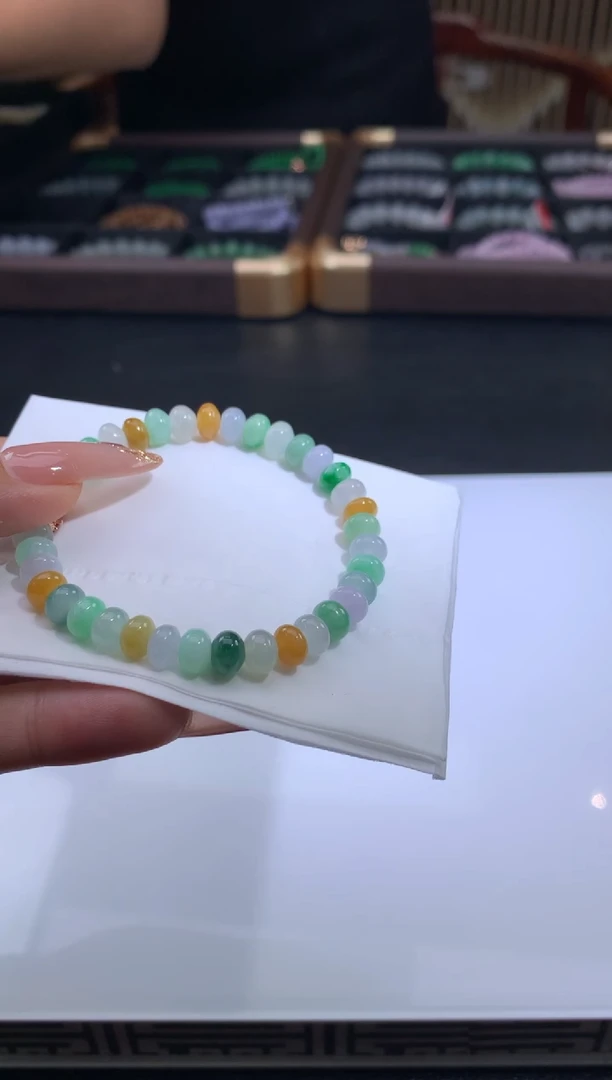 未镶嵌定制翡翠小**安翡翠