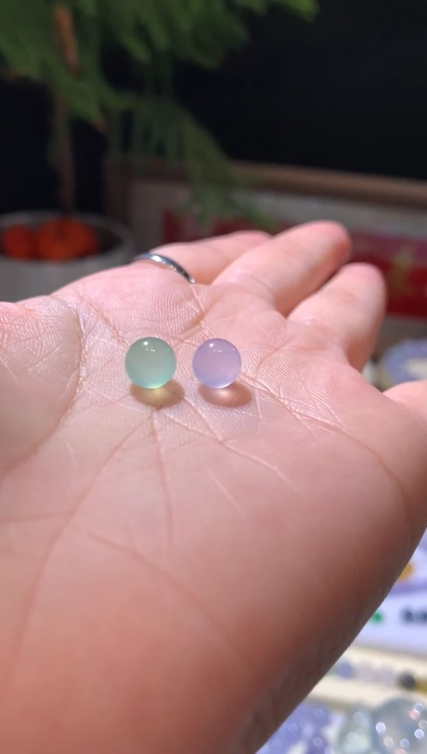 未镶嵌定制翡翠7卡珠子两个