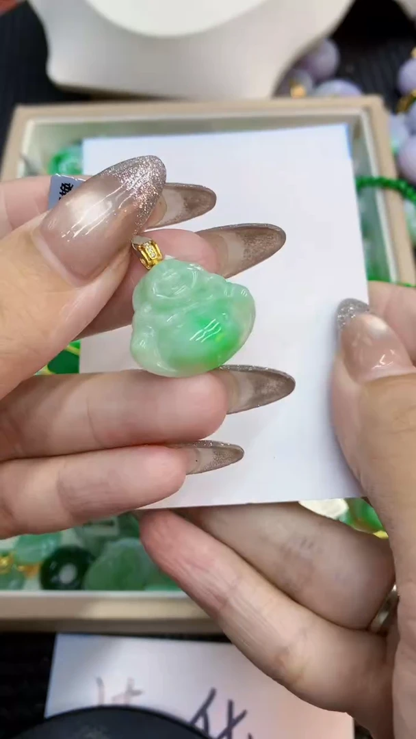 颈饰未镶嵌翡翠1