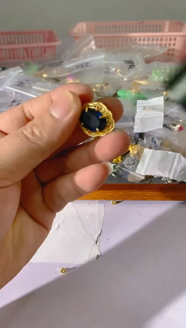 【闪购商品】水晶颈饰银S925镶嵌943红宝，蓝宝，多样性发一件赠链