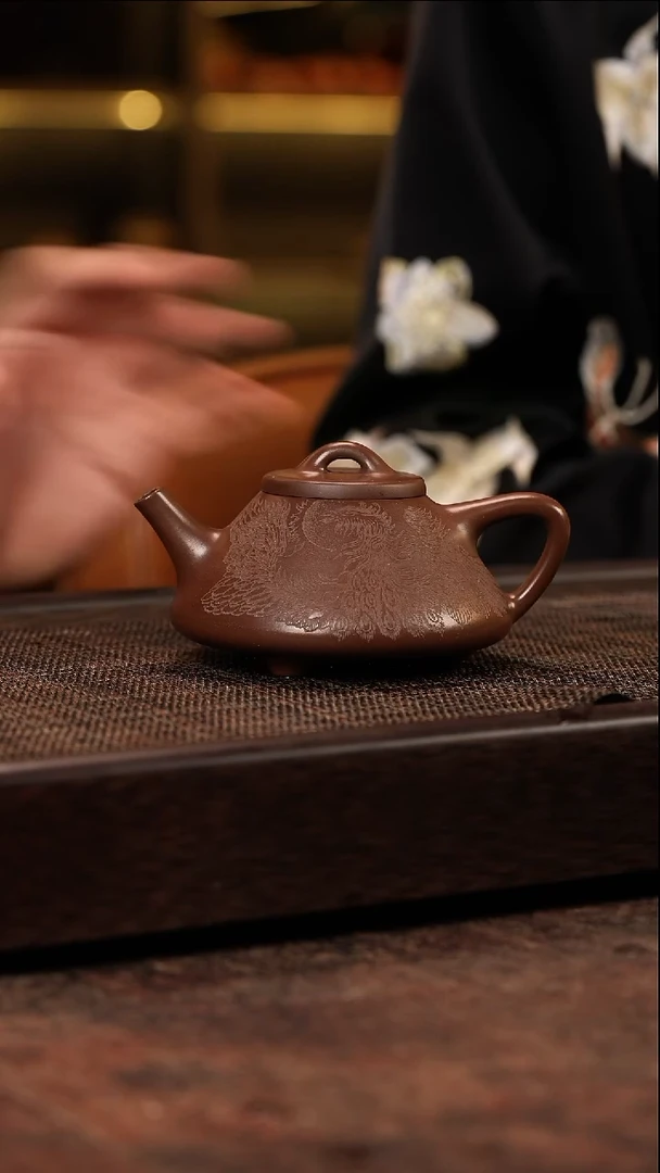 茶壶紫砂子冶石瓢刻绘葛家紫泥250CC
