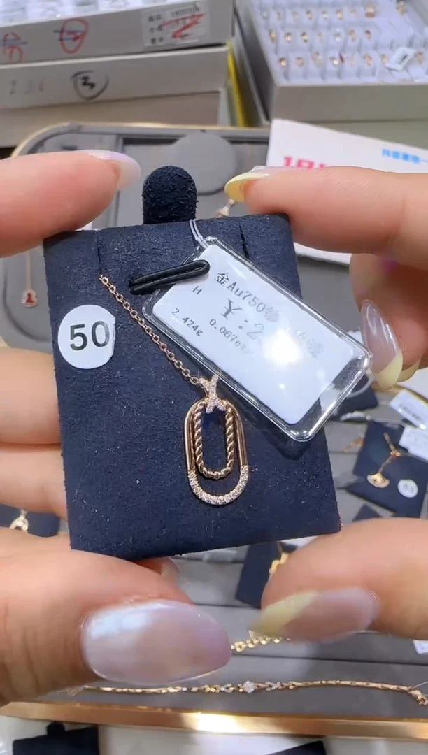 18K金镶嵌钻石颈饰 18K金套链1985