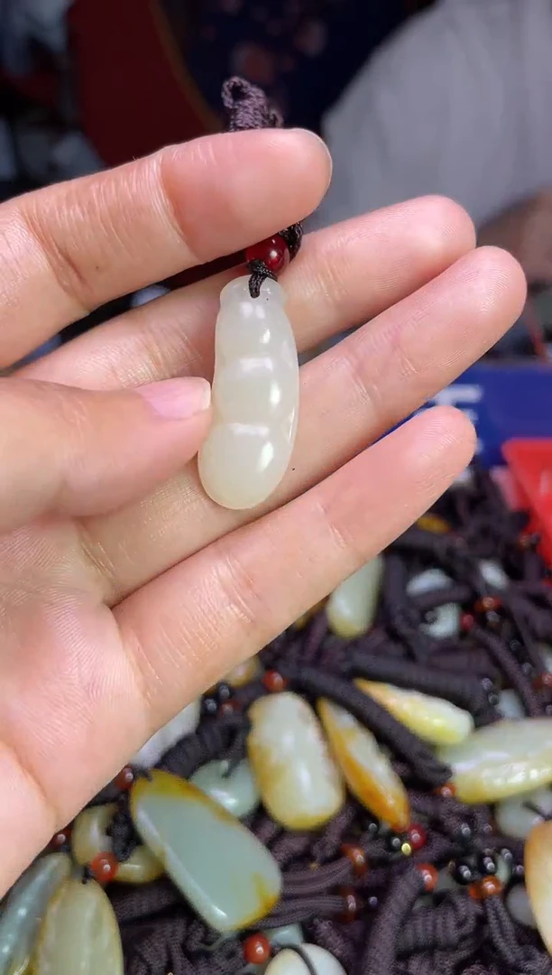 未镶嵌和田玉挂件1