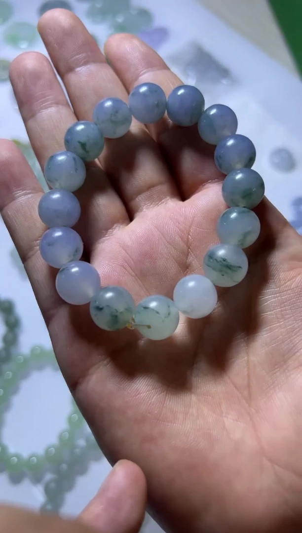 定制翡翠未镶嵌手串