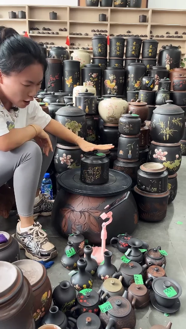 罐瑕疵茶叶罐  小蛮腰彩填  619