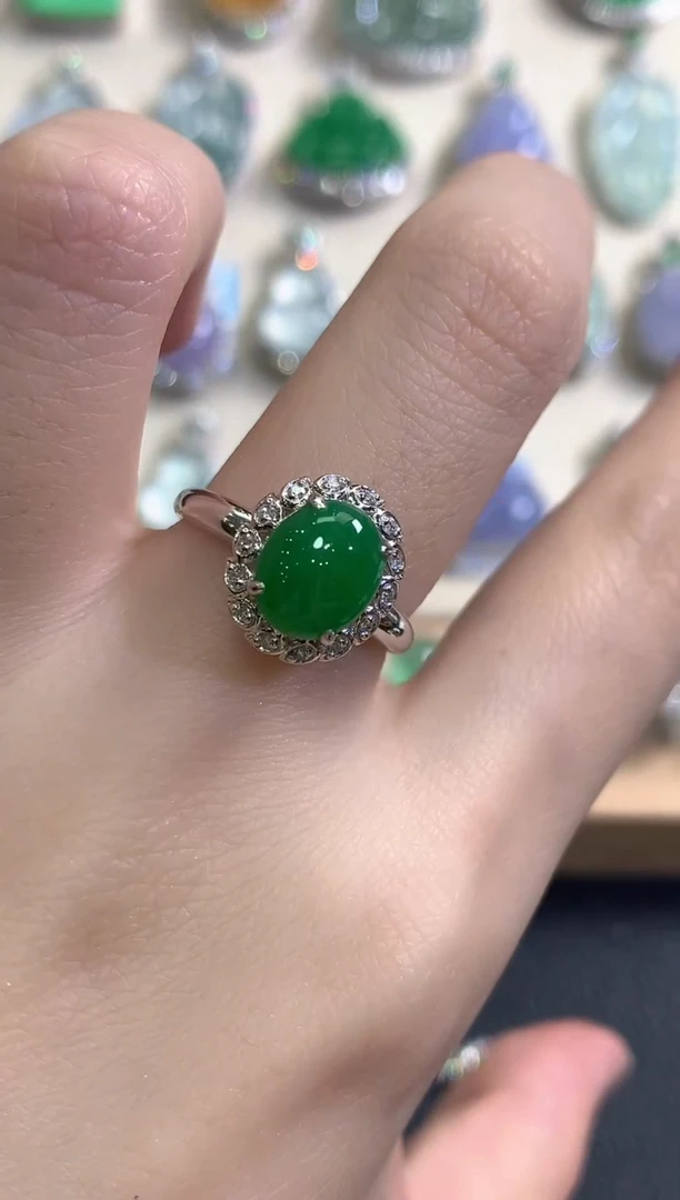 18K金镶嵌戒指翡翠秋日珠宝Q106