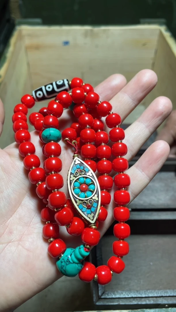 【闪购商品】红项链一条