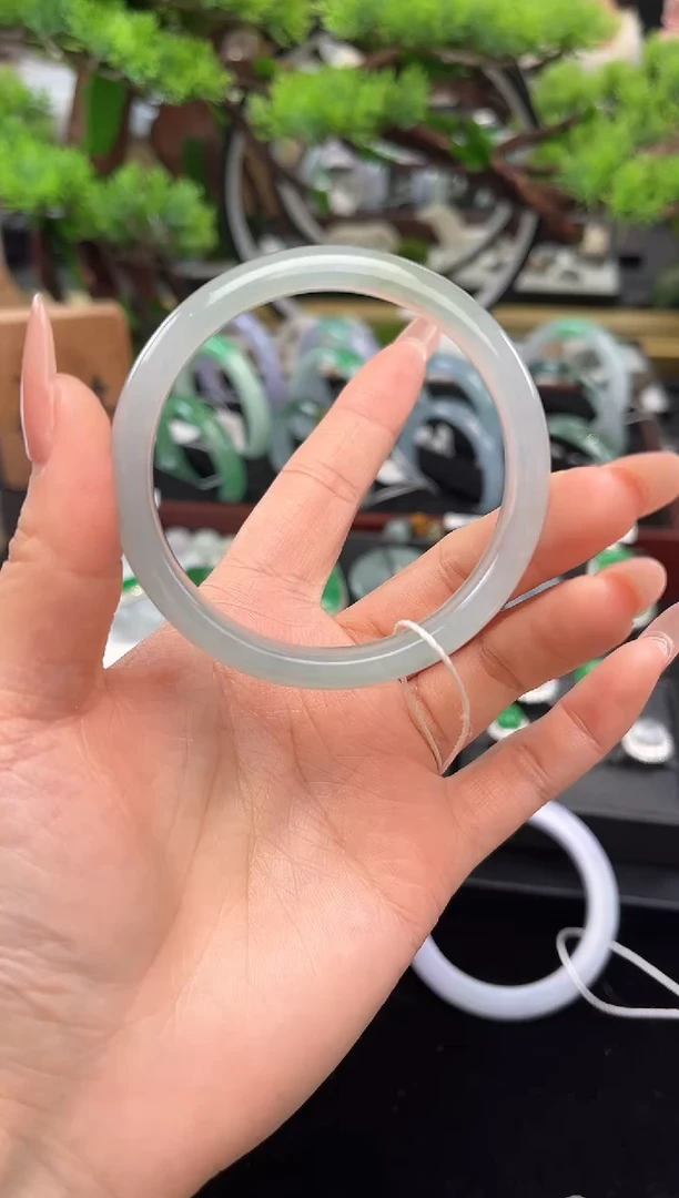 未镶嵌手镯翡翠手镯