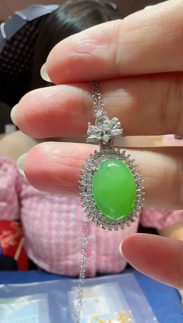 【闪购商品】和田玉吊坠银S925镶嵌苹果绿旦面HNZ7314