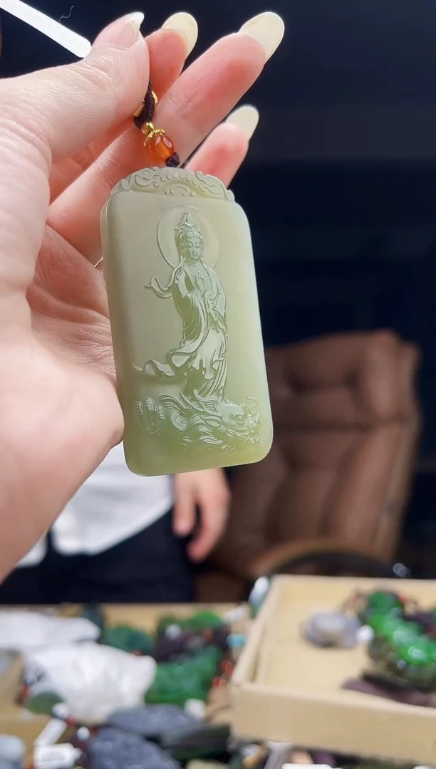颈饰未镶嵌和田玉1