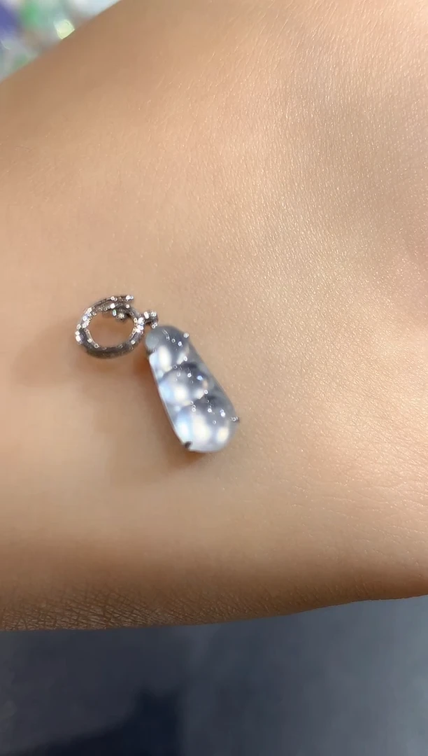 颈饰18K金镶嵌翡翠11-吊坠小滴溜