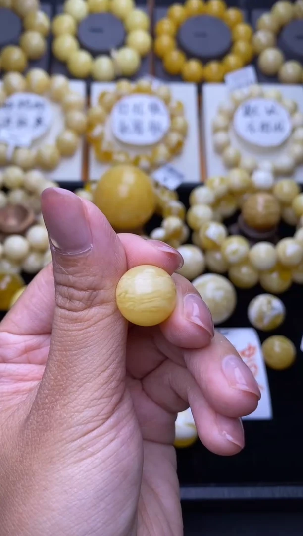 裸石琥珀未镶嵌大小姐珠宝94