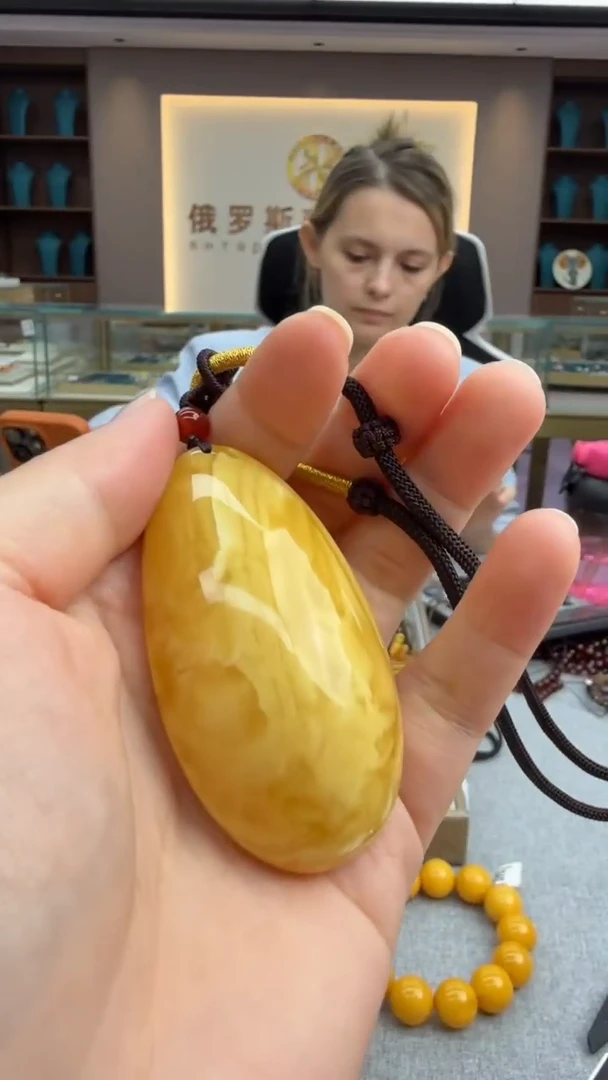 琥珀颈饰未镶嵌242秒拍号 假一罚三