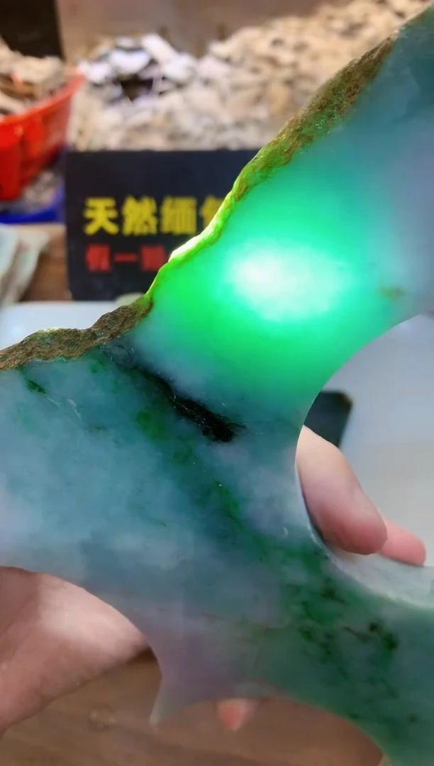 翡翠裸石好**习0东0翡翠珠宝77