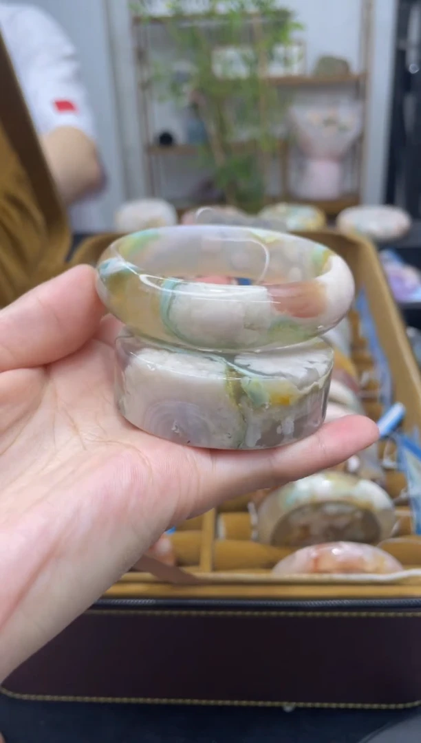 石英质玉手镯未镶嵌A70(57圈赠送镯心)