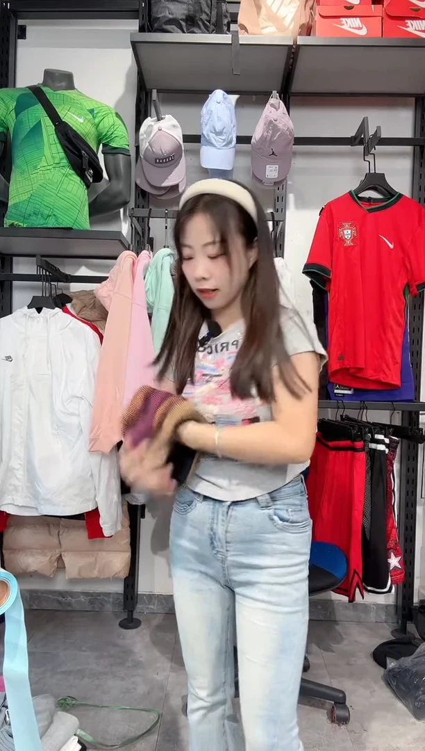 1404   编码 瑕疵款直播间过款为准 尺码
