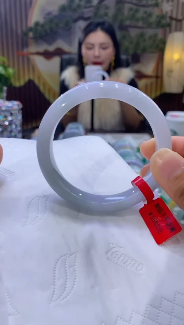 【闪购商品】翡翠手镯未镶嵌多人09236