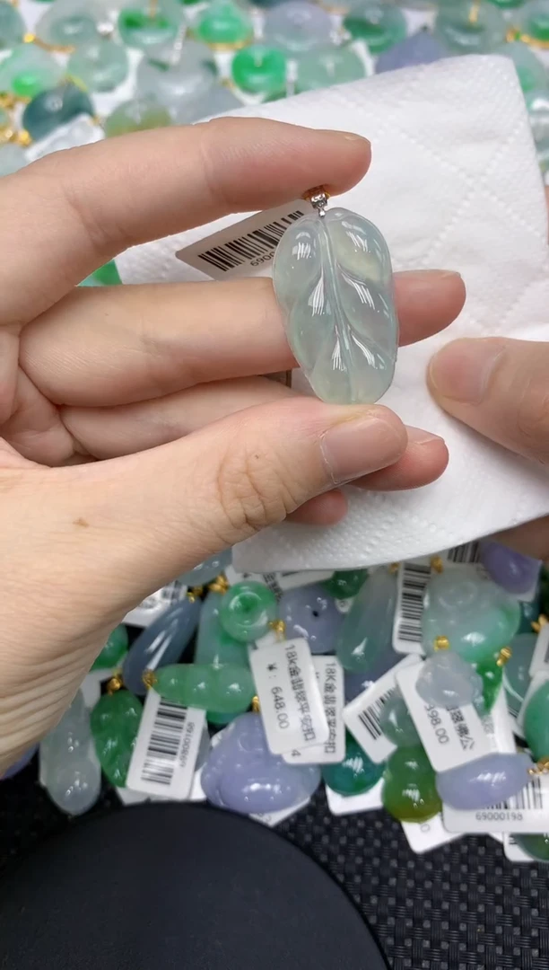 颈饰18K金镶嵌翡翠1111111