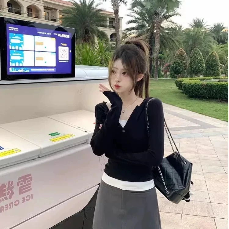 欧货2025年秋季新款卫衣女假两件设计连帽抽绳收腰时尚百搭上衣潮