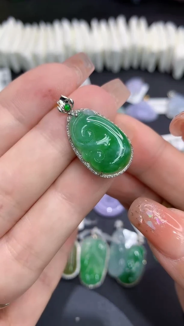 吊坠(不含链)18K金镶嵌翡翠1111111111111