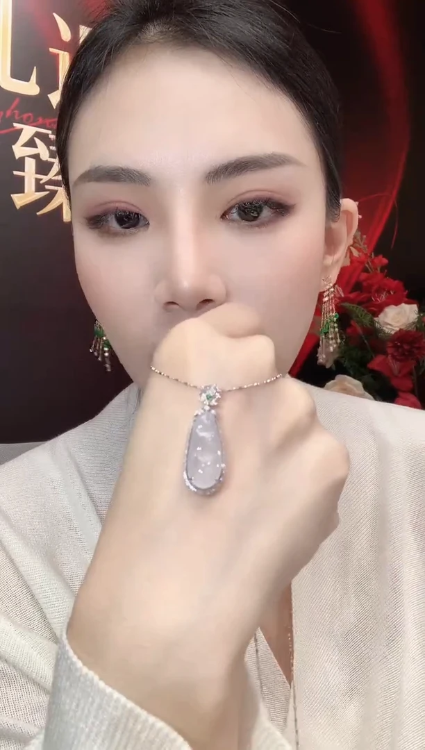 吊坠(不含链)18K金镶嵌翡翠A6 多样性发一件