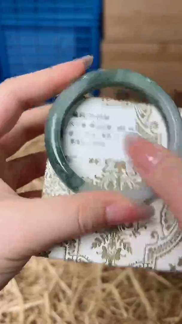 未镶嵌手镯石英质玉T-0134