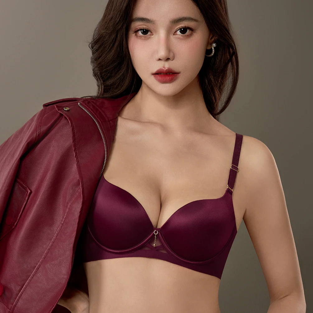 嘟嘟杯~无痕小胸聚拢显大上托防下垂收副乳光面无钢圈养护内衣992