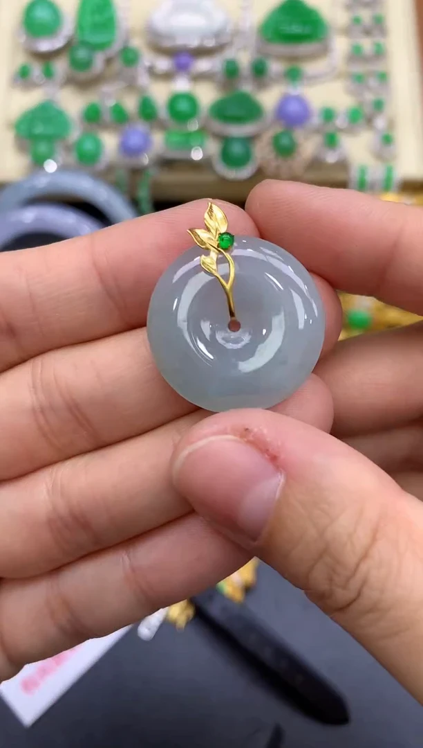 颈饰18K金镶嵌翡翠55-中国好珍宝