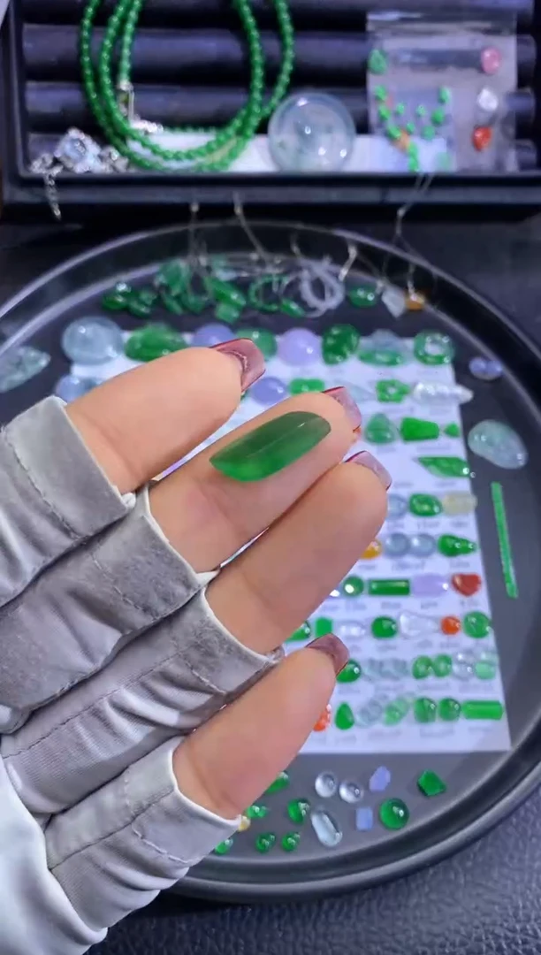 未镶嵌挂件翡翠随行