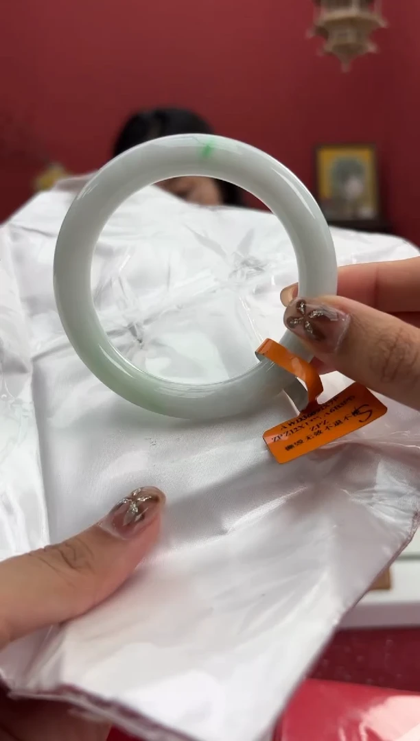 【闪购商品】翡翠手镯（圆镯）未镶嵌6手镯