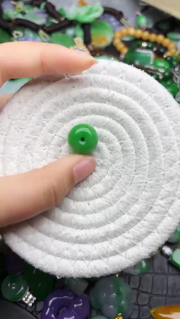 颈饰未镶嵌翡翠缅甸翡翠吊坠